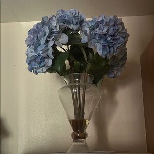 Elegant Blue Hydrangea Glass Vase